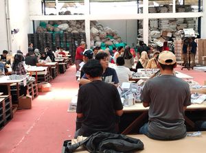 KPU Jakbar Targetkan Sortir dan Lipat 1,9 Juta Surat Suara Rampung Hari Rabu