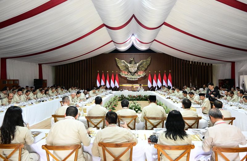 Wapres Gibran Rakabuming pimpin makan siang dalam retreat kabinet di Magelang