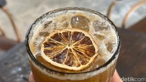 Coffee Shop ala Rumah Joglo Ini Punya Kopi Lemon yang Segar