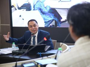 Eri Cahyadi Bakal Ujian Doktoral di Unair Besok Eri Cahyadi Bakal Ujian Doktoral di Unair Besok
