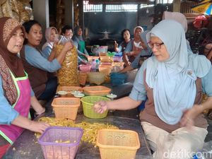 Cerita Pengusaha Stik Sukun di Klaten, Modal Jual Motor Kini Punya 33 Pegawai Cerita Pengusaha Stik Sukun di Klaten, Modal Jual Motor Kini Punya 33 Pegawai