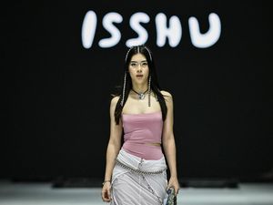 Eksis di JFW 2025, Jenama Isshu Perdana Eksplor Teknik Rajut dan Macrame Eksis di JFW 2025, Jenama Isshu Perdana Eksplor Teknik Rajut dan Macrame