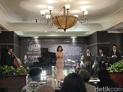Romantisme Natasya Elvira di Panggung The Papandayan Jazz Festival