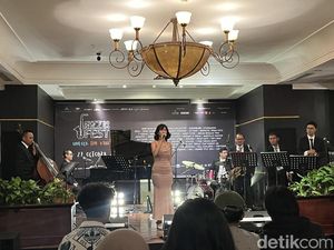 Romantisme Natasya Elvira di Panggung The Papandayan Jazz Festival Romantisme Natasya Elvira di Panggung The Papandayan Jazz Festival