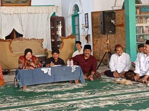 Risma Tawarkan Program Kewirausahaan Saat Safari Ponpes di Tulungagung