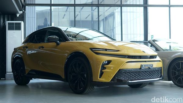 Sangar tapi Mewah! Ini Tampang Toyota Crown Sport yang Sudah Mengaspal di Tanah Air