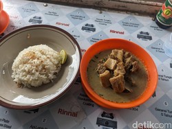 Bertahan 2 Dekade, Warung di Denpasar Ini Jual Balung dan Babat Sedap