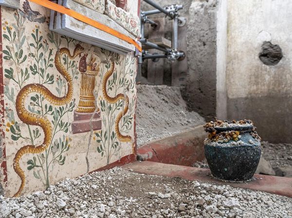 Arkeolog Temukan Rumah dengan Lukisan Mitologi di Pompeii, Ini Potretnya