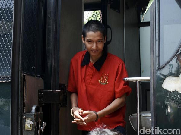 Tangan Diborgol, Armor Toreador Hadiri Sidang Perdana KDRT