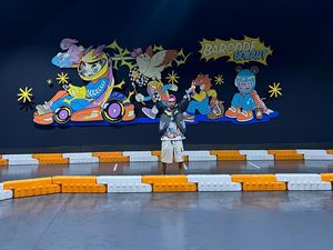 Barcode Gokart Gandeng Seniman Muklay, Suasana Jadi Nyeni Abis Barcode Gokart Gandeng Seniman Muklay, Suasana Jadi Nyeni Abis