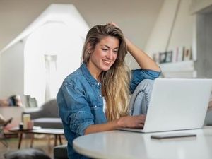 Mau Kerja Remote dari Mana Aja? Maka Wajib Siapkan 5 Hal Ini Mau Kerja Remote dari Mana Aja? Maka Wajib Siapkan 5 Hal Ini