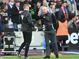 Bos Wasit EPL: Penalti Pemicu Pemecatan Ten Hag Harusnya Tak Diberikan Bos Wasit EPL: Penalti Pemicu Pemecatan Ten Hag Harusnya Tak Diberikan