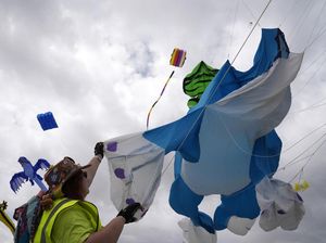Festival Layang-layang di Afsel untuk Rayakan Hari Kesehatan Mental Festival Layang-layang di Afsel untuk Rayakan Hari Kesehatan Mental