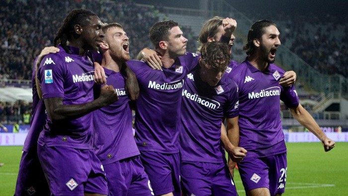 FLORENCE, ITALY - OCTOBER 27: Lucas Beltran of Fiorentina celebrates his goal during the Serie A match between Fiorentina and Roma at Stadio Artemio Franchi on October 27, 2024 in Florence, Italy. (Photo by Image Photo Agency/Getty Images)