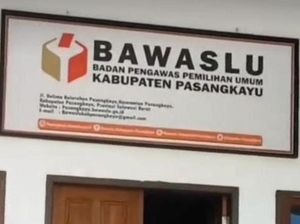 Legislator Pasangkayu Bagi Duit di Kampanye Paslon Pilgub Jadi Tersangka Legislator Pasangkayu Bagi Duit di Kampanye Paslon Pilgub Jadi Tersangka