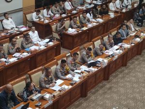 Kontroversi Pemecatan Ipda Rudy Soik hingga DPR Curiga Ada Balas Dendam Kontroversi Pemecatan Ipda Rudy Soik hingga DPR Curiga Ada Balas Dendam