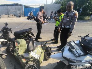 Sopir Pikap Boks yang Tewaskan 2 Pemotor di Gresik Belum Jadi Tersangka Sopir Pikap Boks yang Tewaskan 2 Pemotor di Gresik Belum Jadi Tersangka