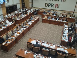 Rudy Soik Dipecat Seusai Usut Mafia BBM, Benny K Harman: Tak Masuk Akal