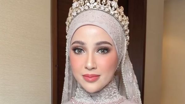 8 Foto Cantiknya Miskah, Kakak Ipar Fadil Jaidi yang Dimasukkan ke Kandang