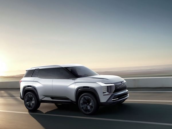 Sales Mulai Tawarkan Mitsubishi Destinator