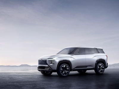 Lihat dari Dekat DST Concept, Calon SUV 7-Seater Mitsubishi Mirip XForce