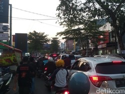 Debat Pilgub Sulsel, Lalin Jalan Andi Djemma Makassar Macet Parah Malam Ini