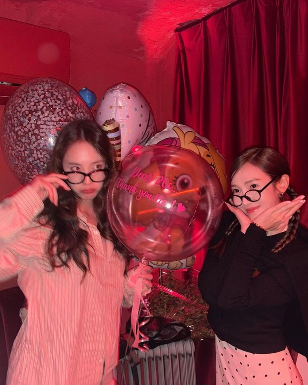 Potret Krystal Jung bersama Jessica Jung