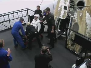Video: Kesehatan Astronaut SpaceX Crew-8 NASA Saat Tiba di Bumi Video: Kesehatan Astronaut SpaceX Crew-8 NASA Saat Tiba di Bumi