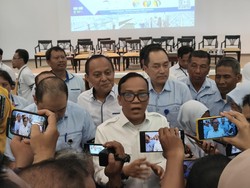 Tegaskan Tak Ada PHK di Sritex, Wamenaker: Negara Hadir!