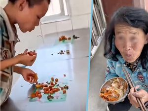 Viral Momen Anak Laki-laki Makan Makanan Sisa Temannya, Alasannya Bikin Sedih Viral Momen Anak Laki-laki Makan Makanan Sisa Temannya, Alasannya Bikin Sedih