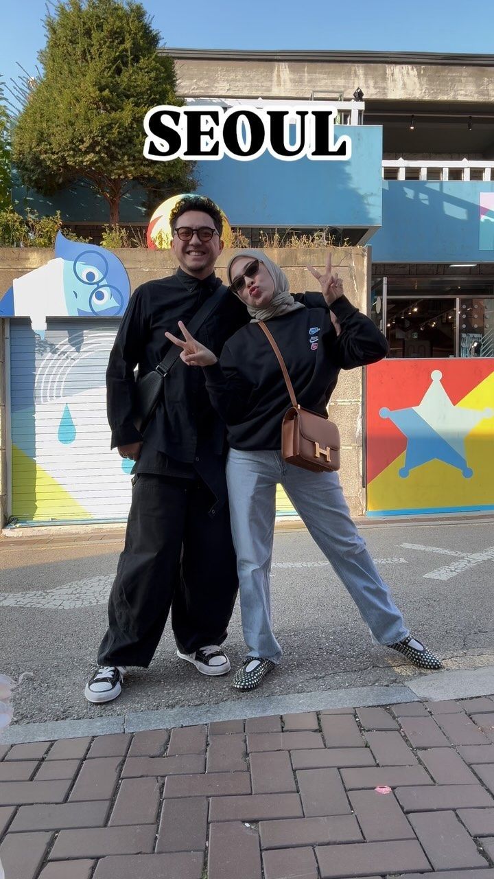Ananda Omesh dan istrinya Dian Ayu Lestari
