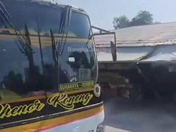 Nasib Bus TransJatim Mengaspal di Bangkalan: Dilempar Batu-Dipepet Bus Akas