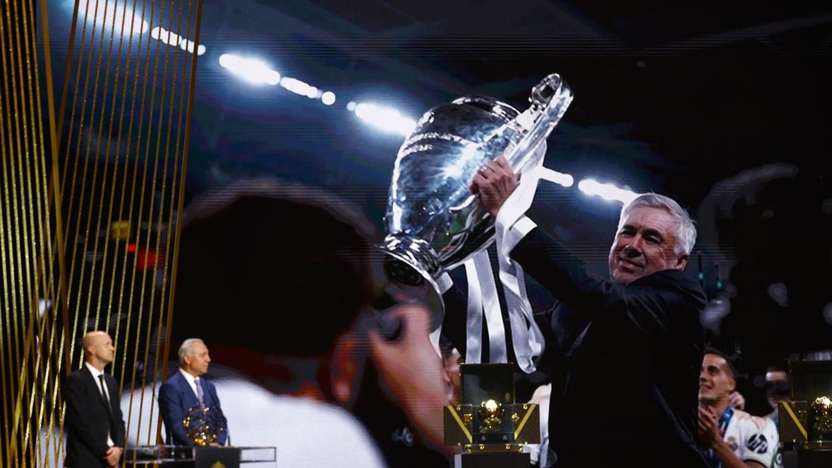 Carlo Ancelotti jadi pelatih terbaik dunia 2024 (REUTERS/Sarah Meyssonnier)
