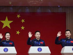 China Bakal Kirim 3 Astronaut ke Stasiun Luar Angkasa Tiangong China Bakal Kirim 3 Astronaut ke Stasiun Luar Angkasa Tiangong