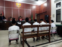 6 Pemburu Badak Jawa di TNUK Didakwa Undang-undang Konservasi dan Darurat