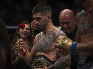Ilia Topuria Masih Sempurna di UFC Ilia Topuria Masih Sempurna di UFC