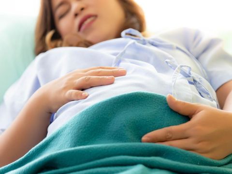 Ilustrasi Melahirkan