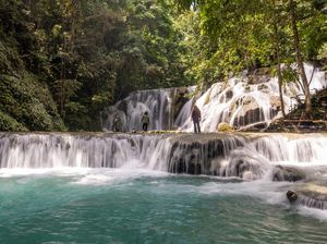 Indahnya Air Terjun Piala di Kabupaten Banggai
