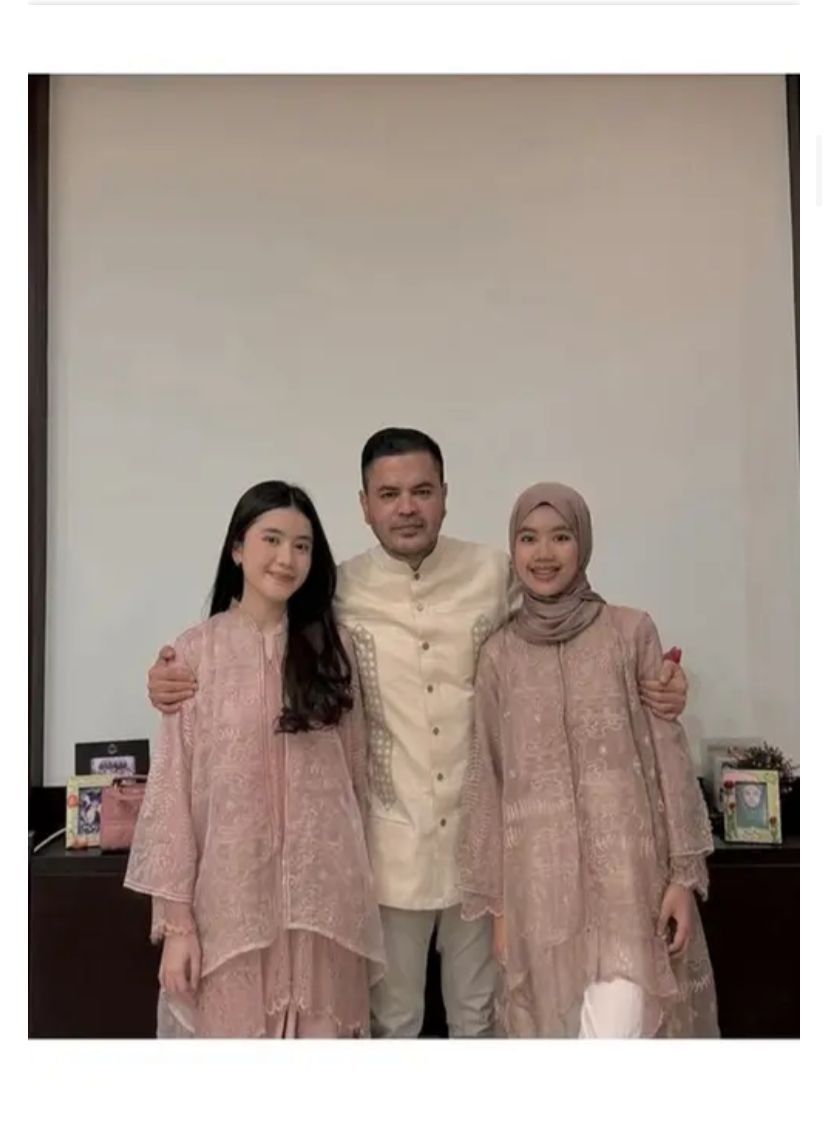 Kebersamaan Irish Bella dan Anak Sambung Kebersamaan Irish Bella dan Anak Sambung