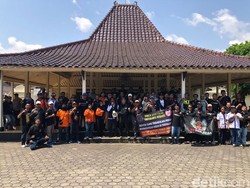 Geruduk Kepatihan, Massa Desak Pemda DIY Kendalikan Peredaran Miras