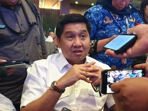 Maruarar Setuju Pakai Mobil Maung Pindad: Harus Cintai Produk dalam Negeri Maruarar Setuju Pakai Mobil Maung Pindad: Harus Cintai Produk dalam Negeri