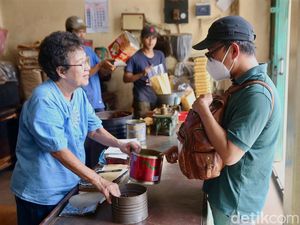 Nikmatnya Kopi Bis Kota Legendaris di Jatinegara Nikmatnya Kopi Bis Kota Legendaris di Jatinegara