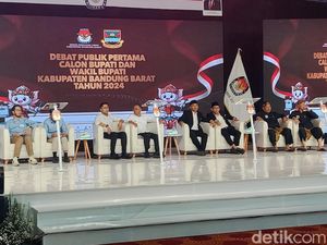 Debat Pilbup Bandung Barat: Kebisingan Pendukung hingga Visi-Misi Paslon Debat Pilbup Bandung Barat: Kebisingan Pendukung hingga Visi-Misi Paslon