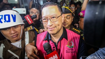 Tom Lembong Jadi Tersangka: Saya Serahkan ke Tuhan Yang Maha Kuasa