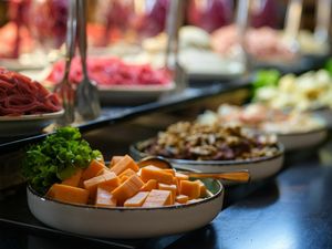 Sarapan di Hotel Jam Berapa? Ini Waktu, Menu, dan Ketentuan Biayanya Sarapan di Hotel Jam Berapa? Ini Waktu, Menu, dan Ketentuan Biayanya