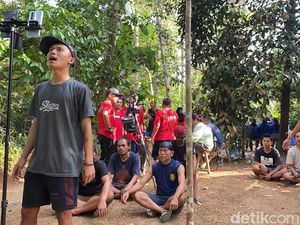 300 Warga Sukabumi Demam Joget Sadbor, Raup Cuan Jutaan Rupiah