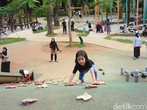 Melihat Serunya Anak-anak Bermain di Tebet Eco Park