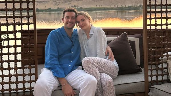 8 Kemesraan Sophie Turner & Pacar Baru, Go Public Baru Menjanda Sebulan