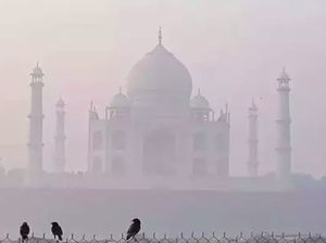 Polusi India Memburuk, Taj Mahal Terlihat Bagai Bayangan Hitam Polusi India Memburuk, Taj Mahal Terlihat Bagai Bayangan Hitam