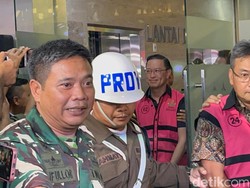 Penampakan Tom Lembong Tersangka Korupsi Impor Gula Ditahan Kejagung